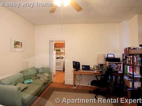 2nd image of 81 Kinnaird St #1A
