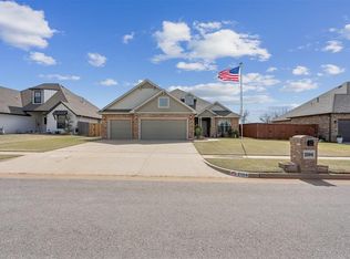 2504 NE 15th St, Moore, OK 73160