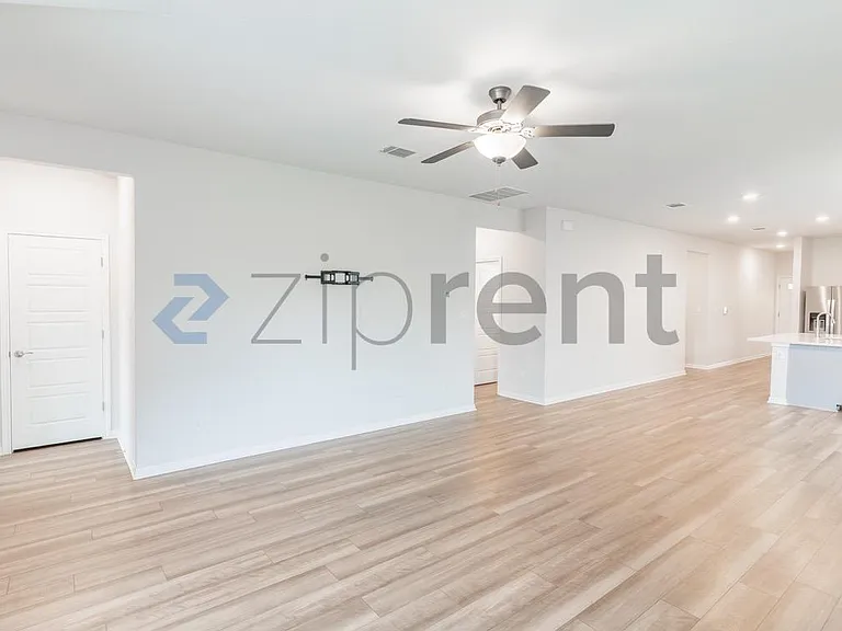 213 Ethan Run — Photo 2