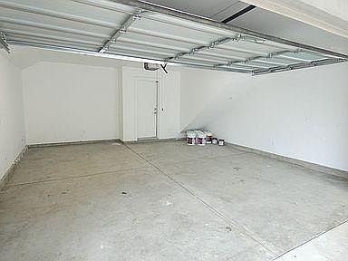 Building Photo 4