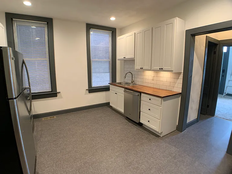 2110 Victor St #1F — Photo 4