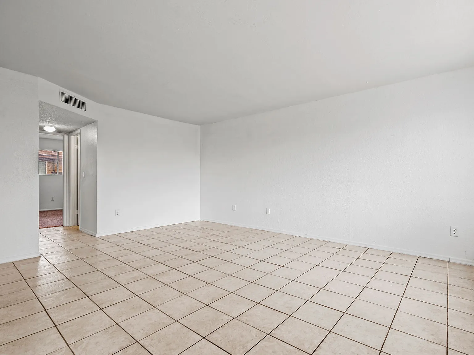 3308 W Loma Ln — Photo 4