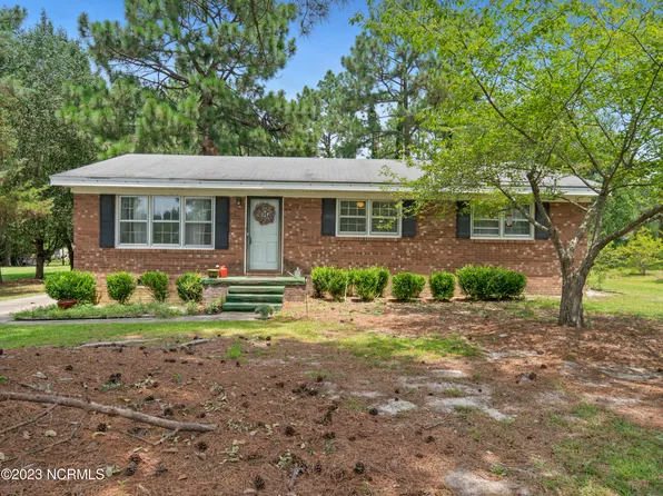 106 Robin Hood Lane, Aberdeen, NC 28315