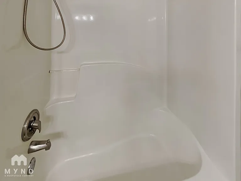 5631 Regency Manor Ct — Photo 20