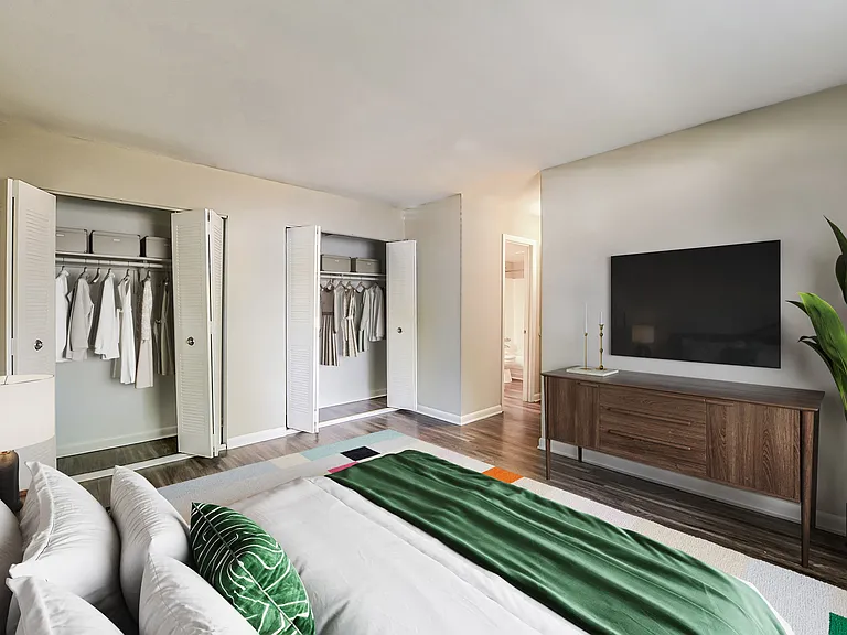 Woodshire Apartments — Photo 25