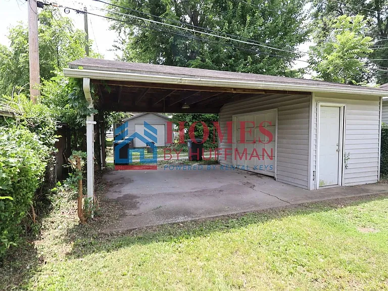 1525 Monroe Ave — Photo 15