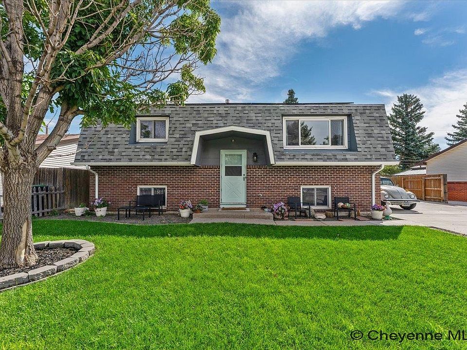 1st image of 4729 Maple Way