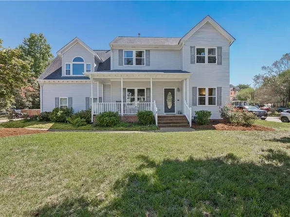 2 Bounty Cir, Hampton, VA 23669