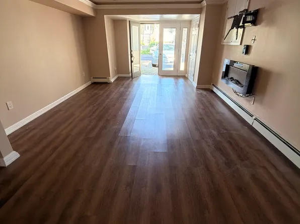 (undisclosed Address), Staten Island, NY 10307