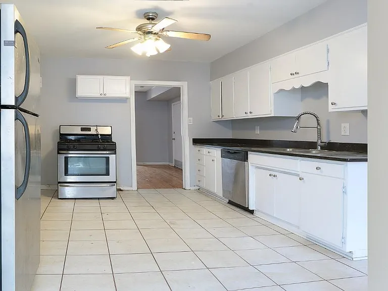 4139 N Western Ave #2 — Photo 3