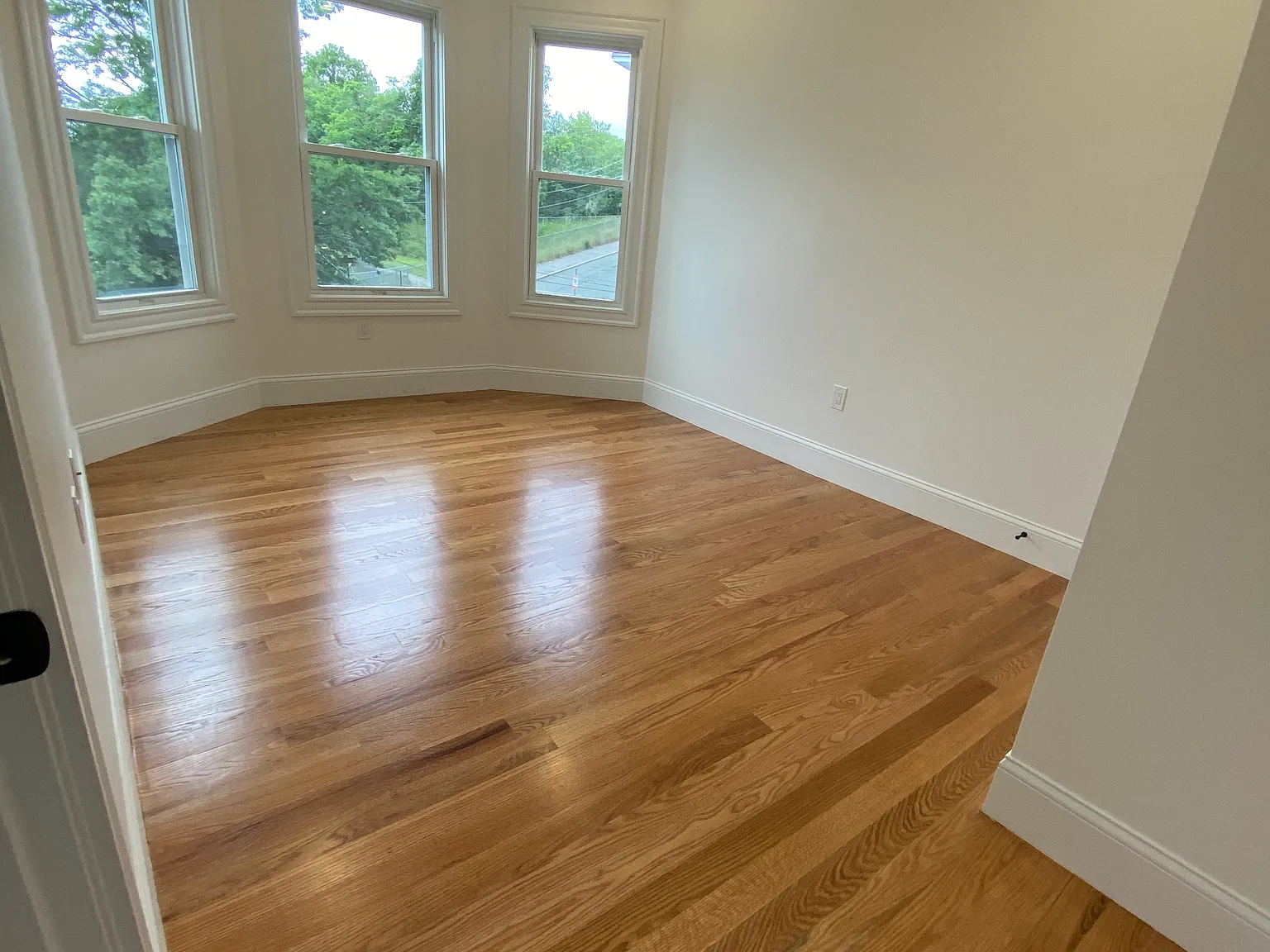 4 bed, 1200 sqft, $6,800 — Photo 2