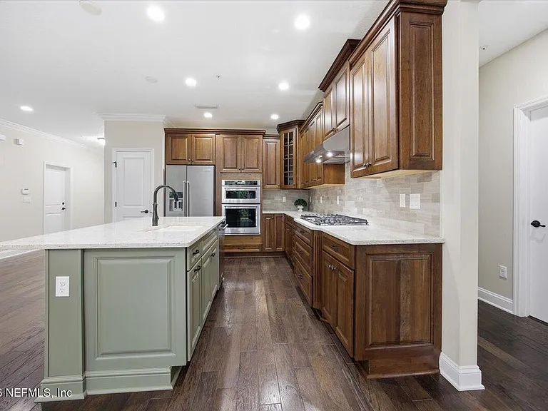 80 Oyster Bay Way — Photo 8