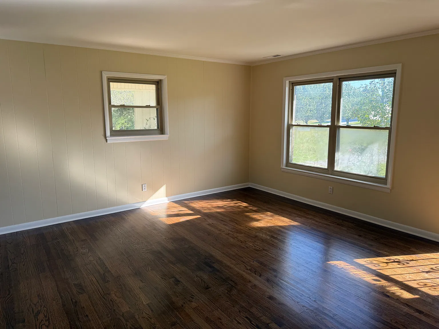 3 bed, 1.5 bath, 1080 sqft, $1,950 — Photo 1