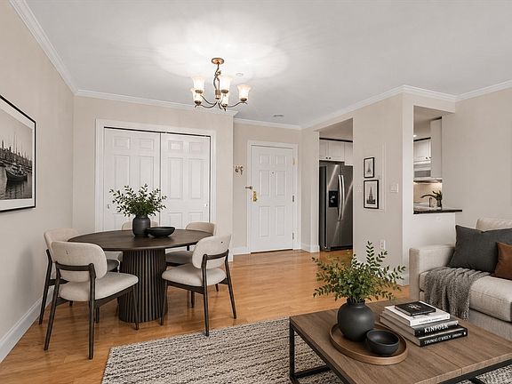 3rd image of 73 Chelsea St APT 305