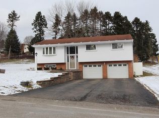 19 Eichelberger Dr, Coraopolis, PA 15108