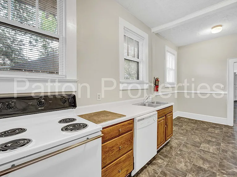 1409 Hagood Ave — Photo 9