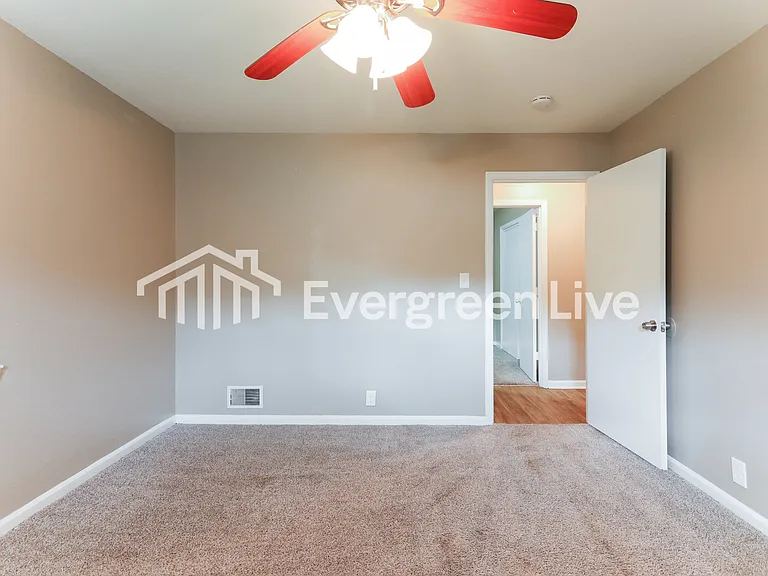 636 Blanton Ln — Photo 7
