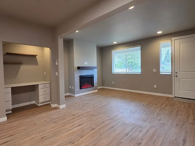 724 N Pearl St #B — Photo 3