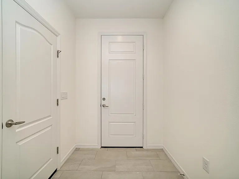 2206 Washington Palm Ct — Photo 6