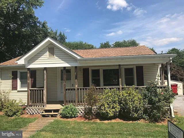 510 Burns St — Photo 1