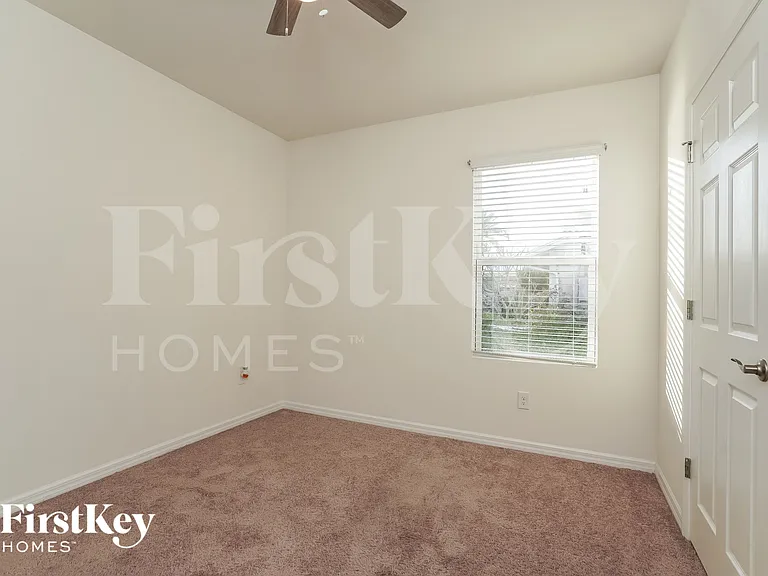 604 SW 6th Ave — Photo 11