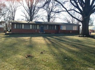 1395 Burning Tree Dr, Florissant, MO 63033