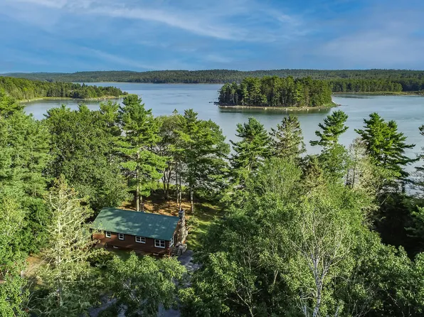 16 Dwelly Point Road, Franklin, ME 04634