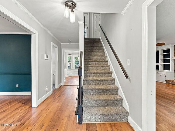 5th image of 212 Woodhaven Road