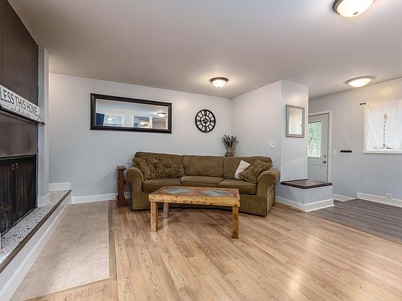 4th image of 3801 Jennings Dr