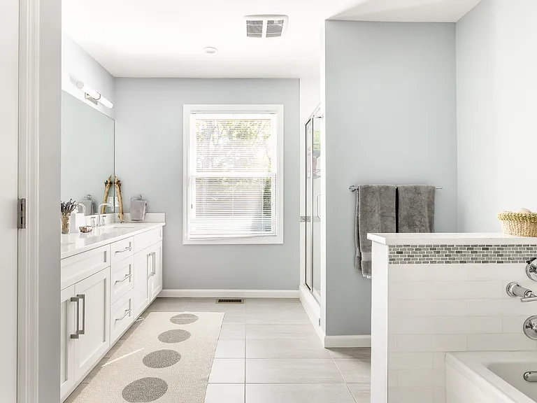 77 Three Mile Harbor Dr — Photo 11