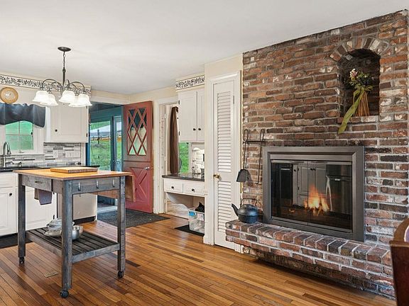 4th image of 39 Briar Hill Road
