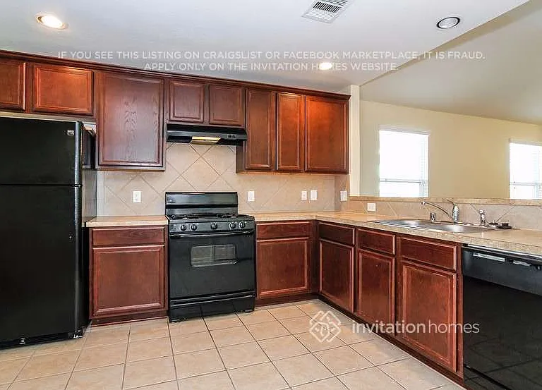 1015 Doubletree Glen Dr — Photo 8