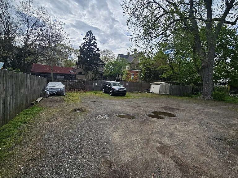 16 Hallock Ave #2A — Photo 7