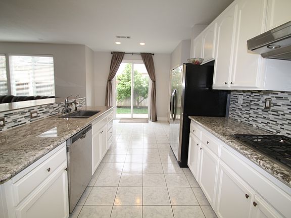3rd image of 1207 San Benito Dr
