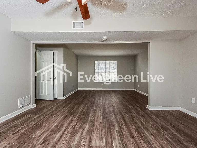 6698 Bent Creek Dr — Photo 10