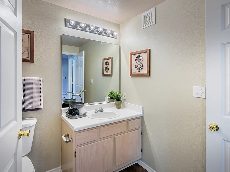Spacious Bathroom