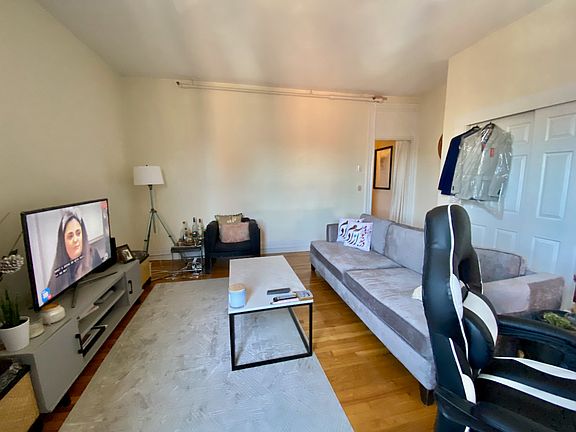 3rd image of 913 Boylston St #5