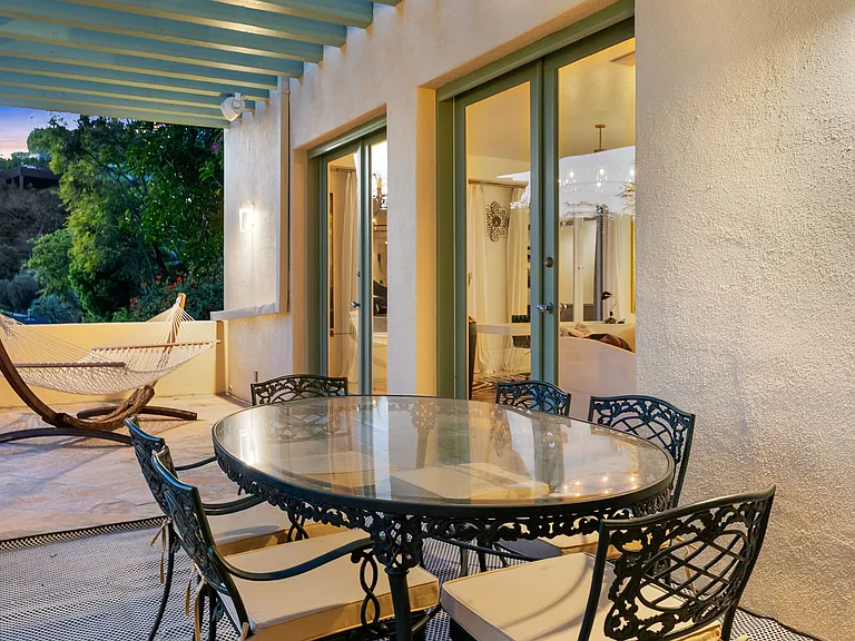 1368 N Doheny Pl — Photo 35