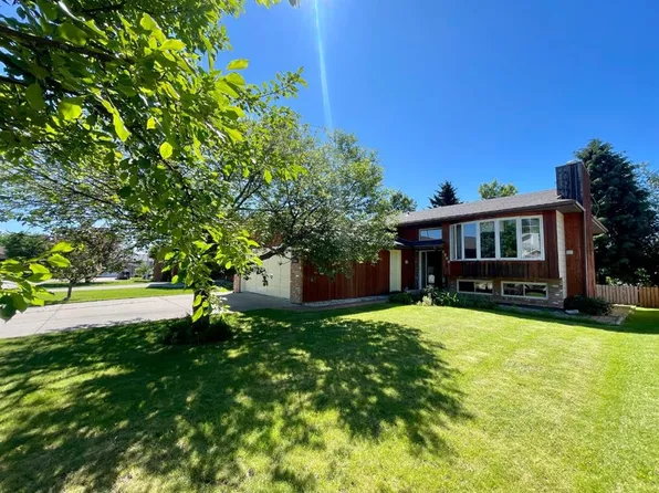 5909 NW 11th Ave, Edson, AB T7E 1J2