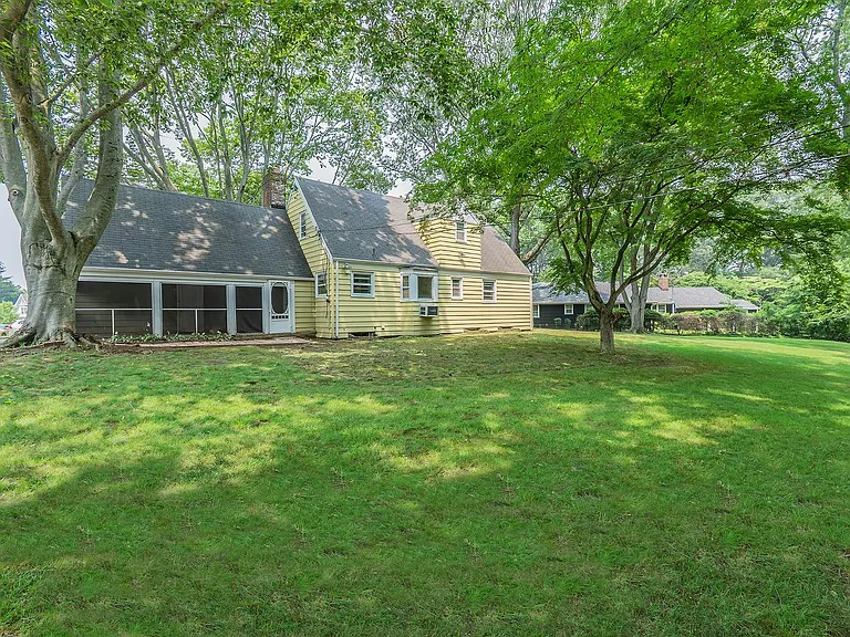 65 Beechwood Dr — Photo 16