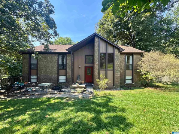 545 Southern Hills Dr, Calera, AL 35040