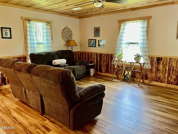5th image of 1714 Laurel Ln