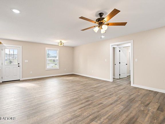 3rd image of 114 Brook Ln