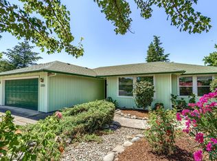 2305 Coventry Cir, Medford, OR