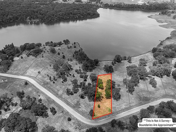 3rd image of 5 Carolyn St