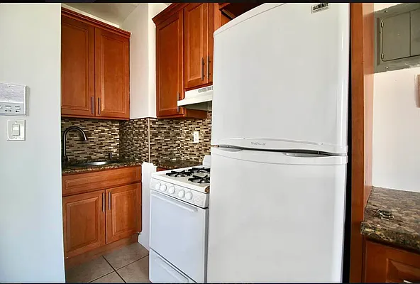 Rented by Hagstrom Management Inc | media 18