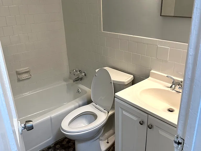 4010 Hampden St #104 — Photo 5