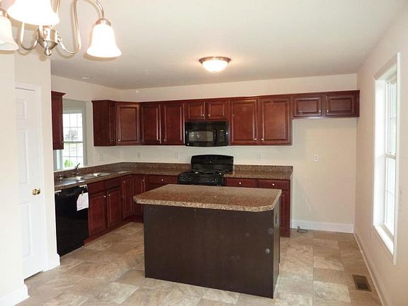 5th image of 107 Cartledge Ln