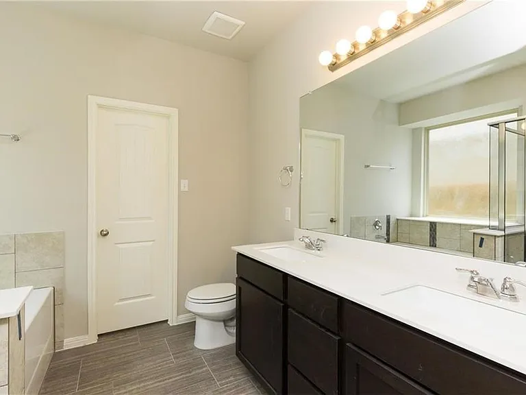 612 Palmilla St — Photo 8