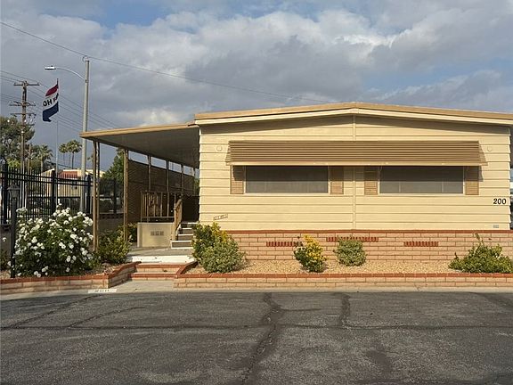 3rd image of 2205 W Acacia Ave #200